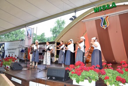Piąty dzień Tygodnia Kultury Beskidzkiej w Wiśle - występy w wiślańskim amfiteatrze - Kapela Borowiczka